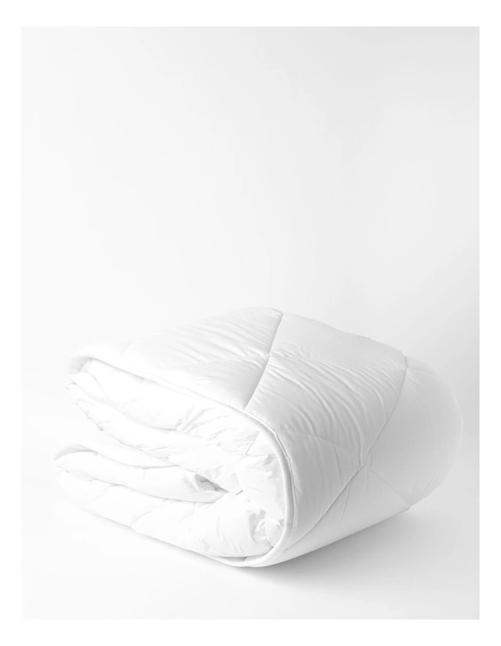 Heritage Temperature Control Quilt - Image 2