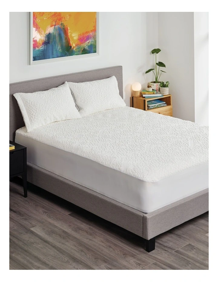 Glacier Cooling Waterproof Mattress Protector - Image 2