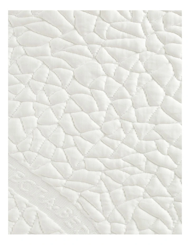 Glacier Cooling Waterproof Mattress Protector - Image 4