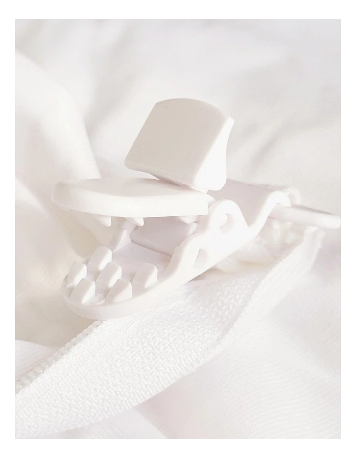 Eclipse Smooth Dynatex Waterproof Quilt Protector - Image 4