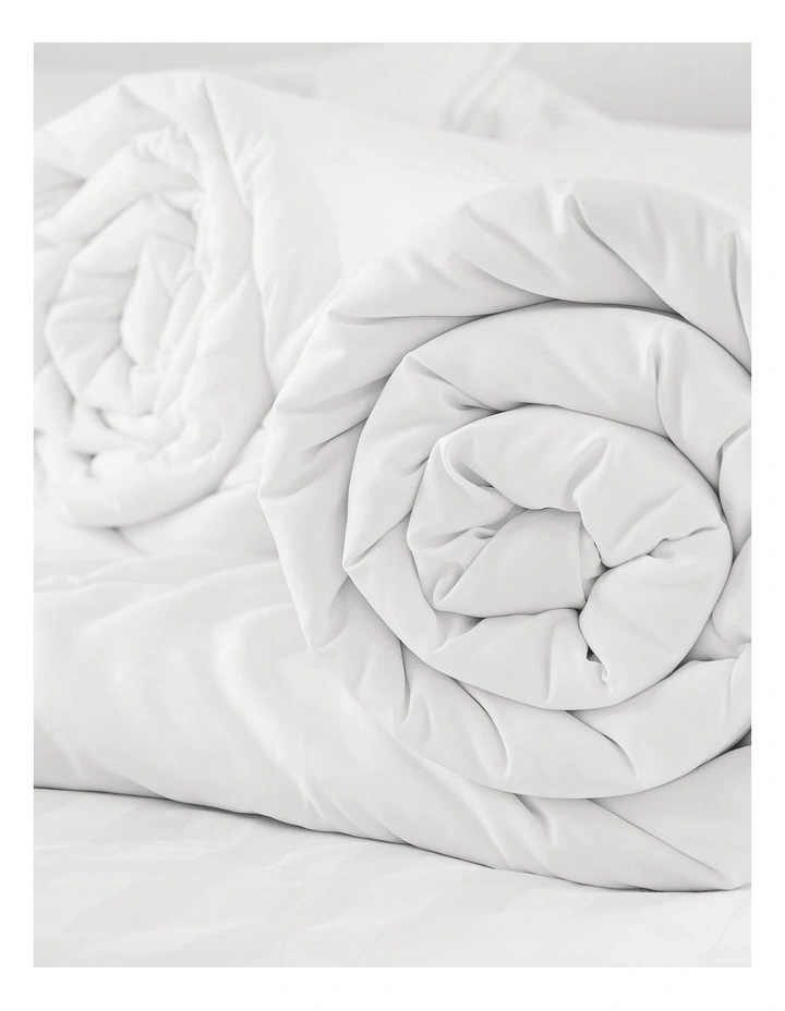 Luxe Super Wash Wool With Bamboo All Seasons Quilt In White - Image 3
