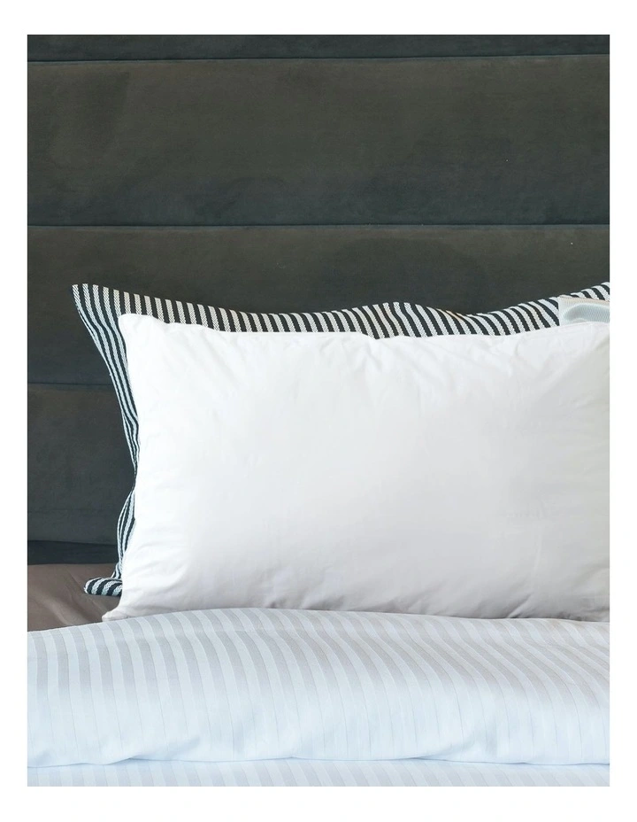 King Sized Signature Hotel Hypoallergenic Pillow 233TC - Image 3