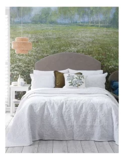 Nalini Bed Cover Set In White